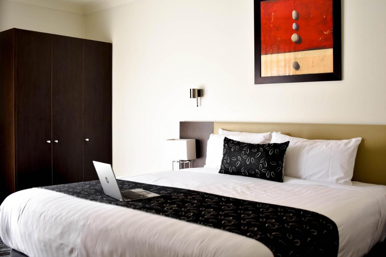 Superior King Suite,1548659188:JPEG